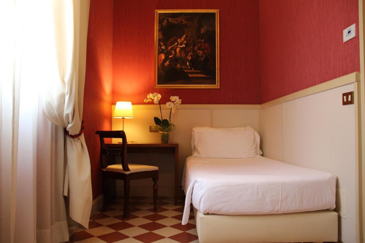 Basilica Hotel Rome Exterior photo