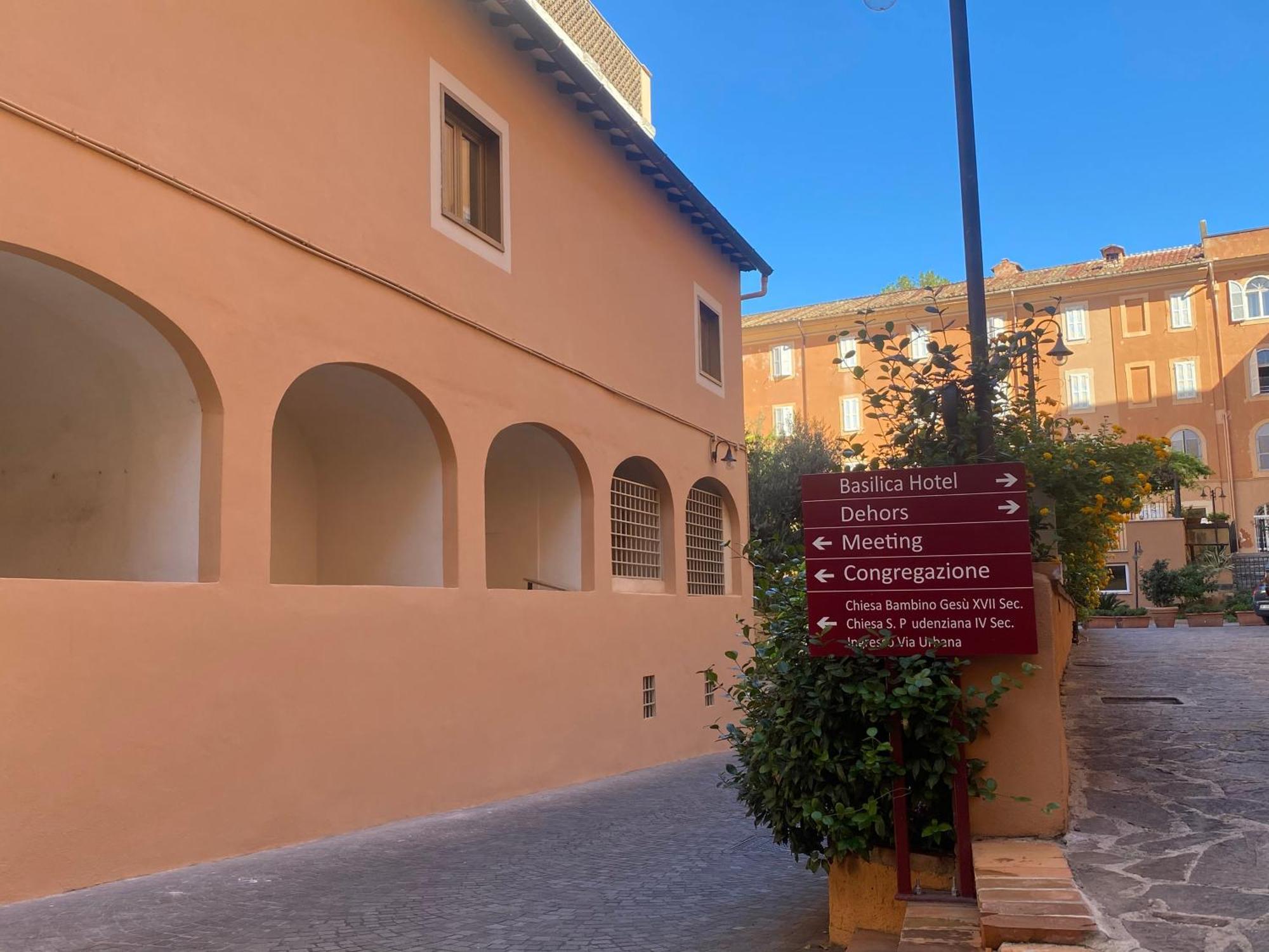 Basilica Hotel Rome Exterior photo