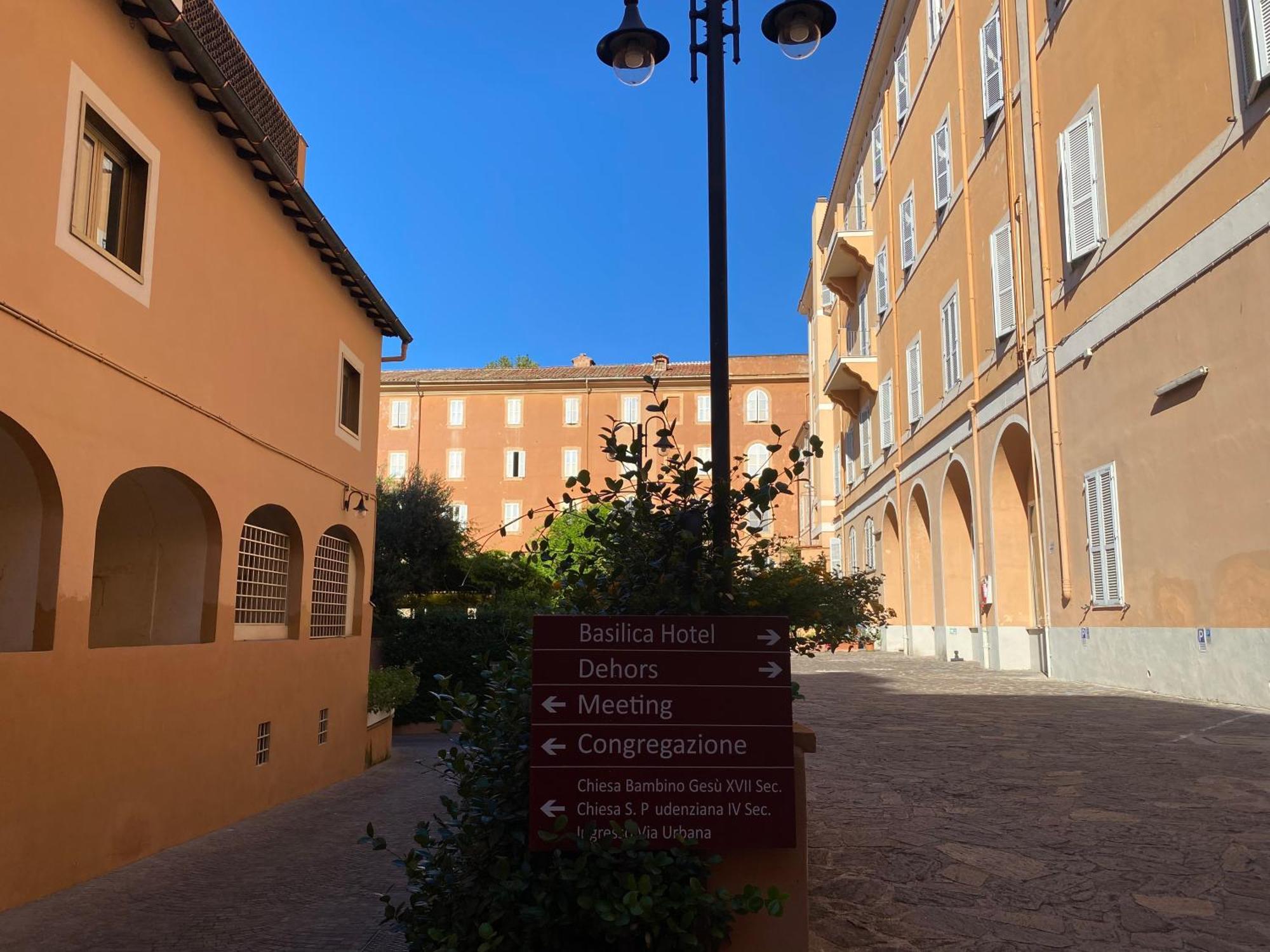 Basilica Hotel Rome Exterior photo