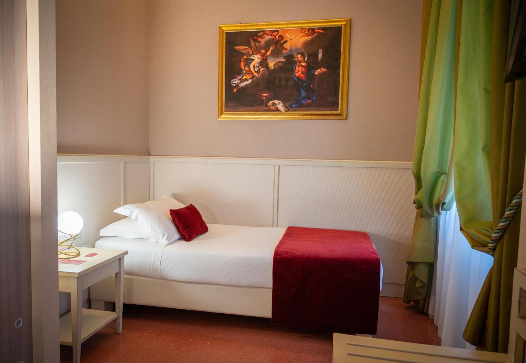 Basilica Hotel Rome Exterior photo